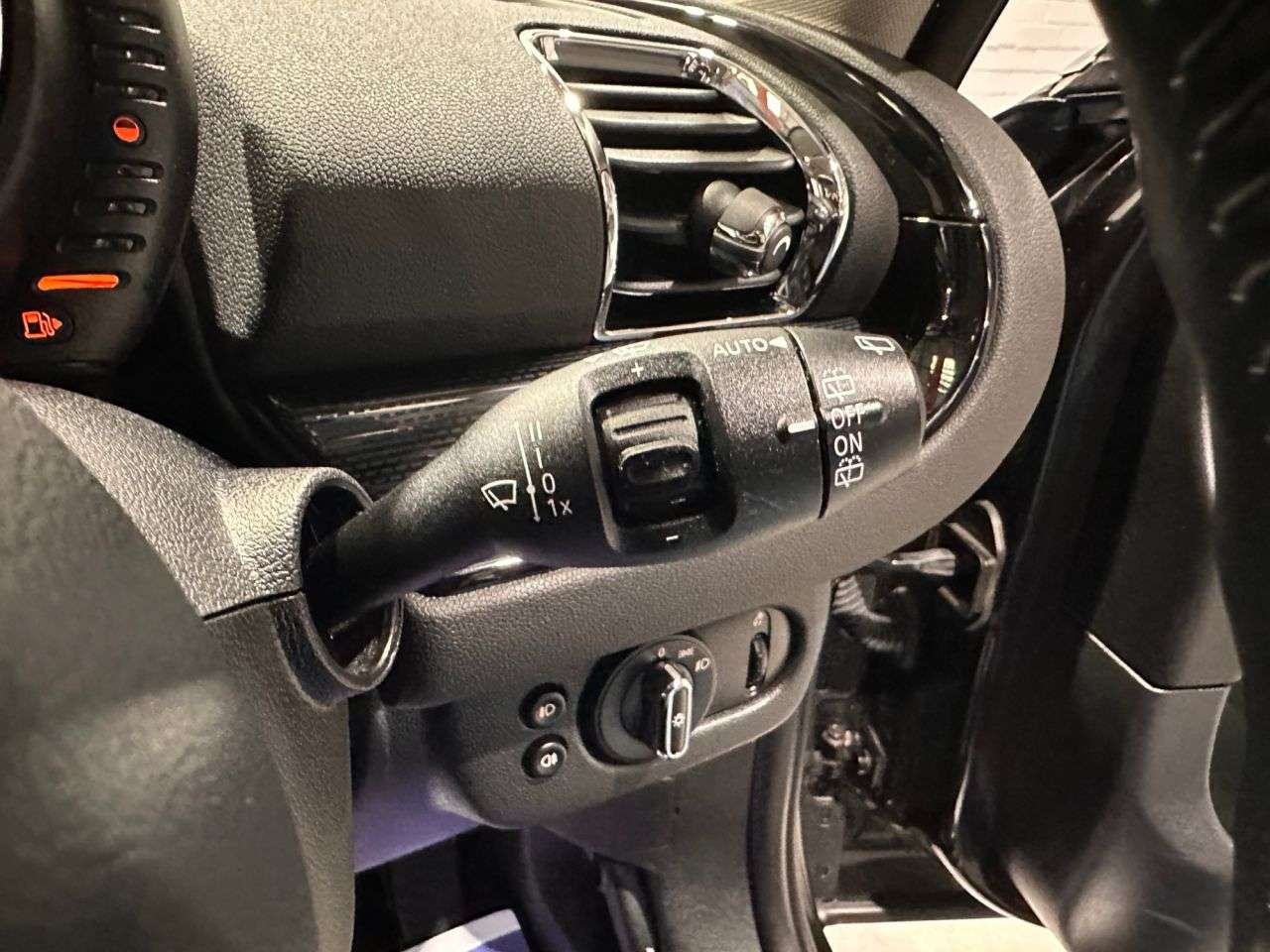 2017 MINI CLUBMAN 2017 MINI CLUBMAN