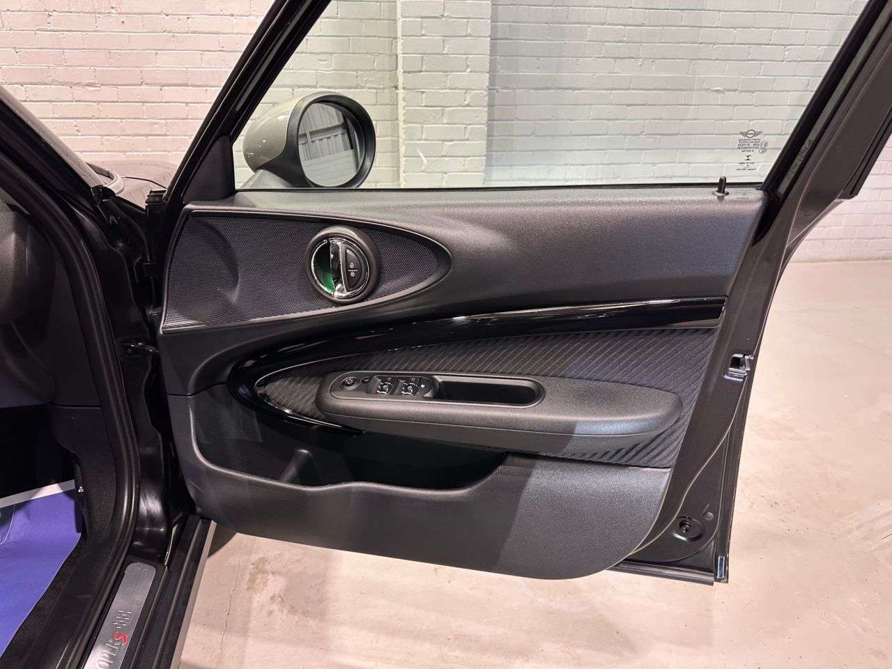 2017 MINI CLUBMAN 2017 MINI CLUBMAN