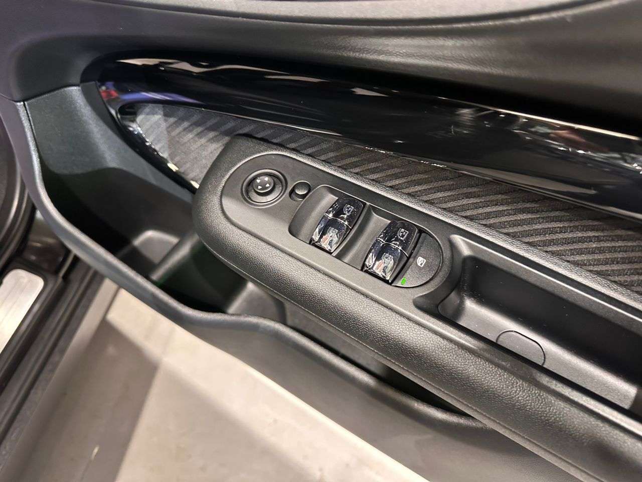 2017 MINI CLUBMAN 2017 MINI CLUBMAN