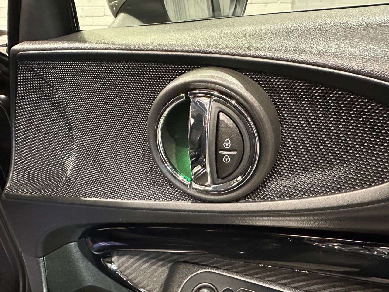 2017 MINI CLUBMAN 2017 MINI CLUBMAN