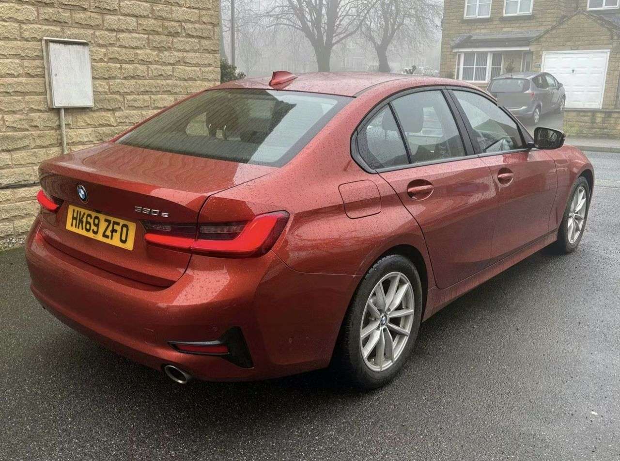 A 2019 BMW 3 SERIES 2.0 330e 12kWh SE Pro Saloon 4dr Petrol Plug-in Hybrid Auto Euro 6 (s/s) (2 A 2019 BMW 3 SERIES 2.0 330e 12kWh SE Pro Saloon 4dr Petrol Plug-in Hybrid Auto Euro 6 (s/s) (2