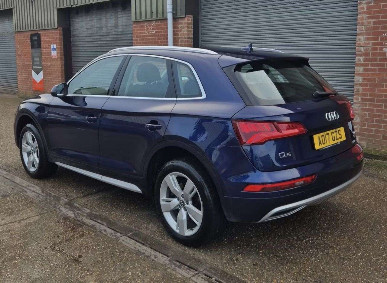 A 2017 AUDI Q5 2.0 TDI Sport SUV 5dr Diesel S Tronic quattro Euro 6 (s/s) (190 ps) A 2017 AUDI Q5 2.0 TDI Sport SUV 5dr Diesel S Tronic quattro Euro 6 (s/s) (190 ps)