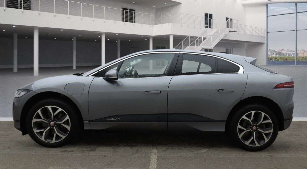 A 2021 JAGUAR I-PACE 400 90kWh HSE SUV 5dr Electric Auto 4WD (400 ps) A 2021 JAGUAR I-PACE 400 90kWh HSE SUV 5dr Electric Auto 4WD (400 ps)