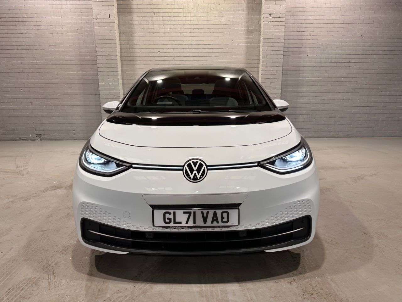 A 2022 VOLKSWAGEN ID.3 Pro Performance 58kWh Family Hatchback 5dr Electric Auto (204 ps) A 2022 VOLKSWAGEN ID.3 Pro Performance 58kWh Family Hatchback 5dr Electric Auto (204 ps)