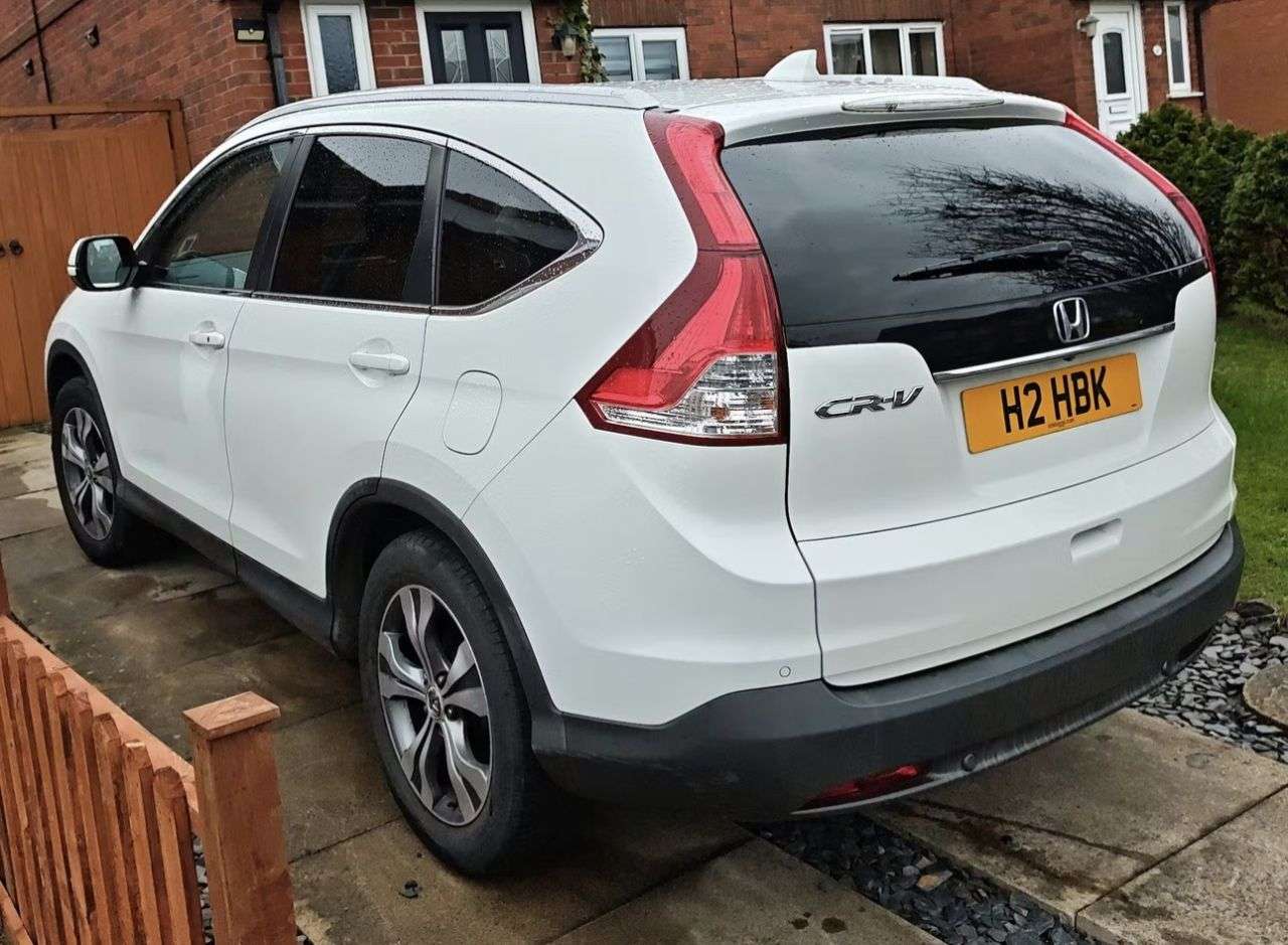 A 2013 HONDA CR-V 2.0 i-VTEC EX SUV 5dr Petrol Auto 4WD Euro 5 (155 ps) A 2013 HONDA CR-V 2.0 i-VTEC EX SUV 5dr Petrol Auto 4WD Euro 5 (155 ps)