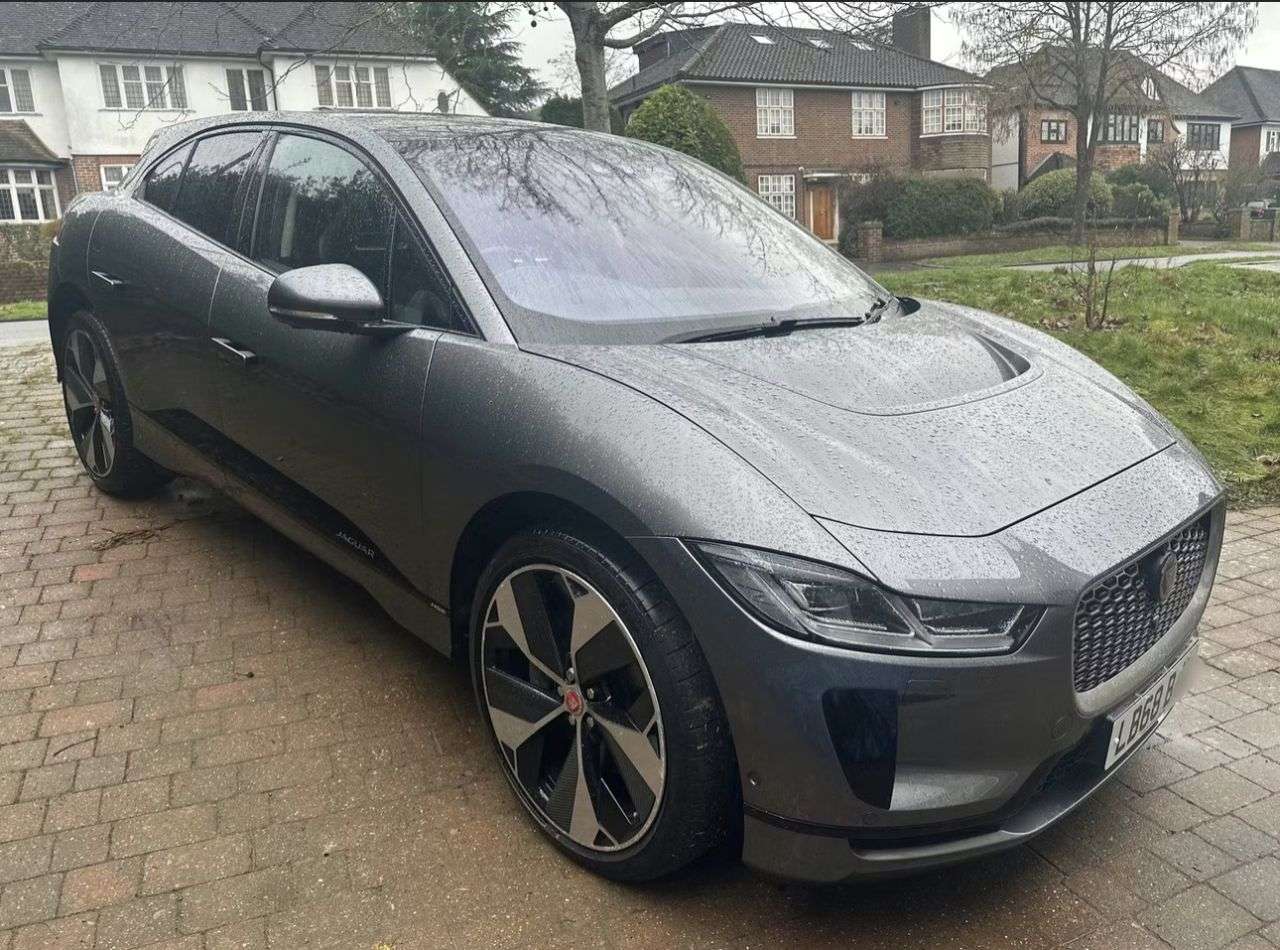 A 2019 JAGUAR I-PACE 400 90kWh First Edition SUV 5dr Electric Auto 4WD (400 ps) A 2019 JAGUAR I-PACE 400 90kWh First Edition SUV 5dr Electric Auto 4WD (400 ps)