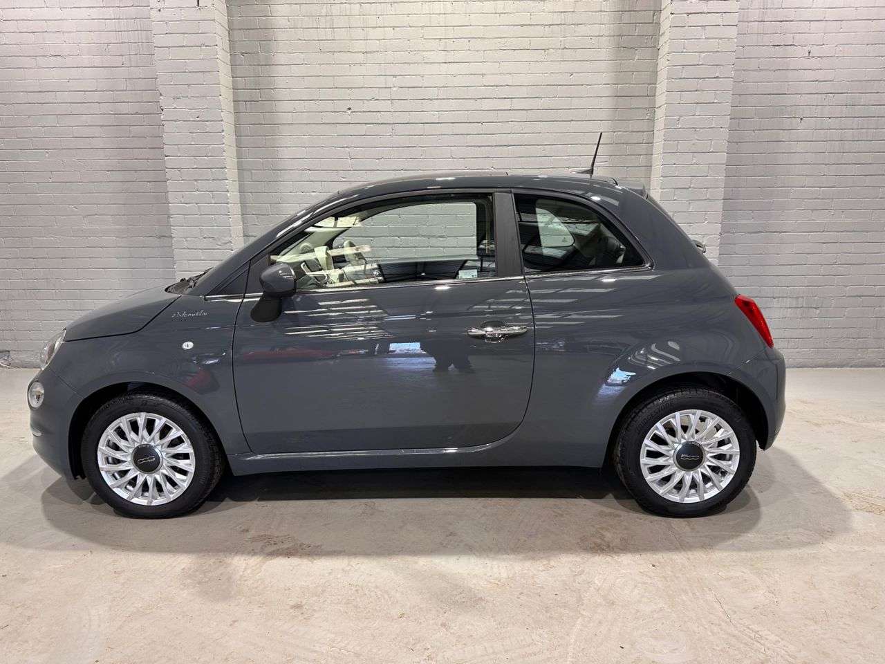 A 2022 FIAT 500 1.0 MHEV Dolcevita Hatchback 3dr Petrol Manual Euro 6 (s/s) (70 bhp) A 2022 FIAT 500 1.0 MHEV Dolcevita Hatchback 3dr Petrol Manual Euro 6 (s/s) (70 bhp)
