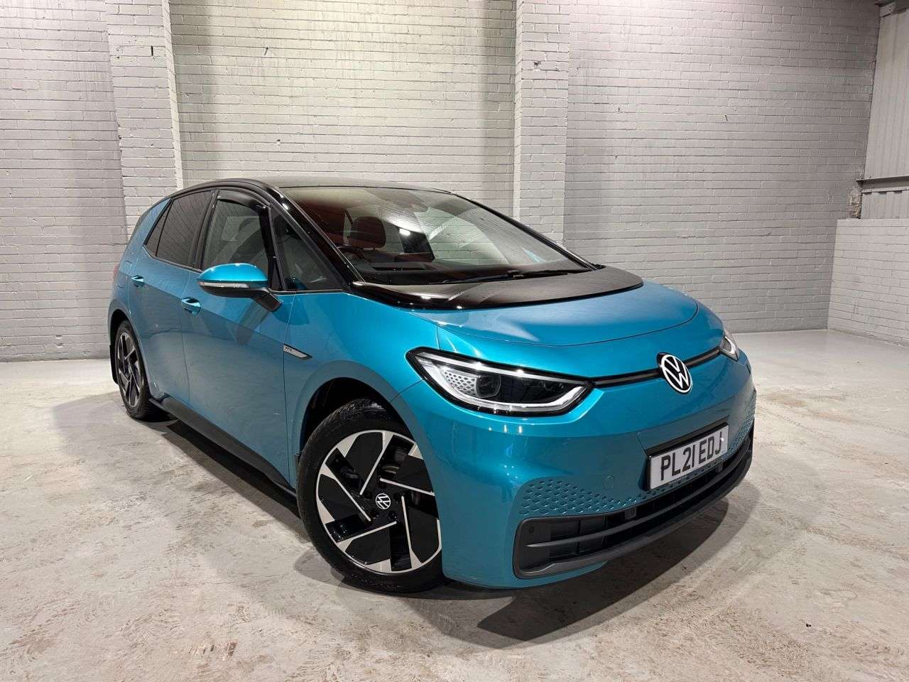 A 2021 VOLKSWAGEN ID.3 Pro Performance 58kWh Max Hatchback 5dr Electric Auto (204 ps) A 2021 VOLKSWAGEN ID.3 Pro Performance 58kWh Max Hatchback 5dr Electric Auto (204 ps)