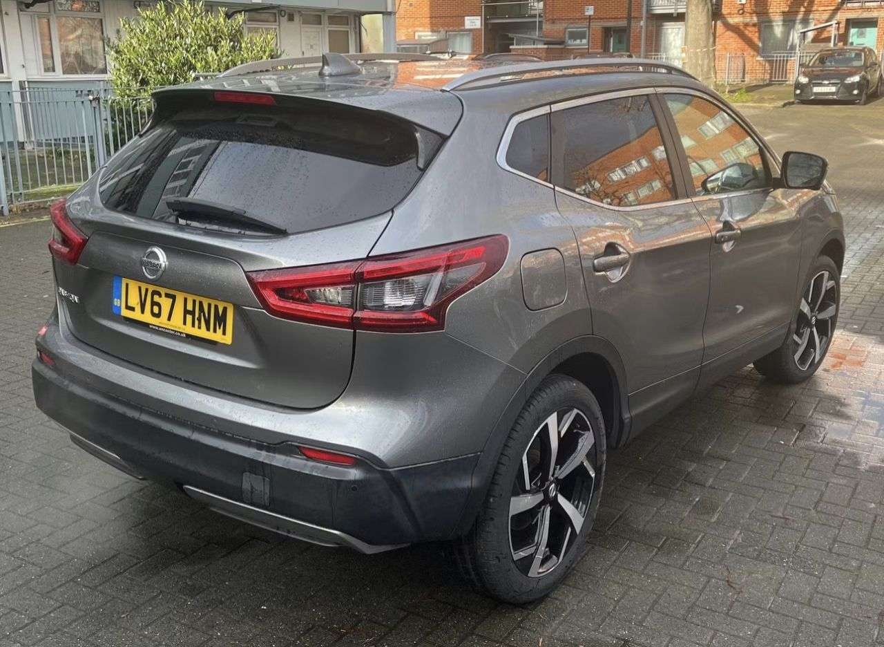 A 2017 NISSAN QASHQAI 1.2 DIG-T Tekna+ SUV 5dr Petrol Manual Euro 6 (s/s) (115 ps) A 2017 NISSAN QASHQAI 1.2 DIG-T Tekna+ SUV 5dr Petrol Manual Euro 6 (s/s) (115 ps)