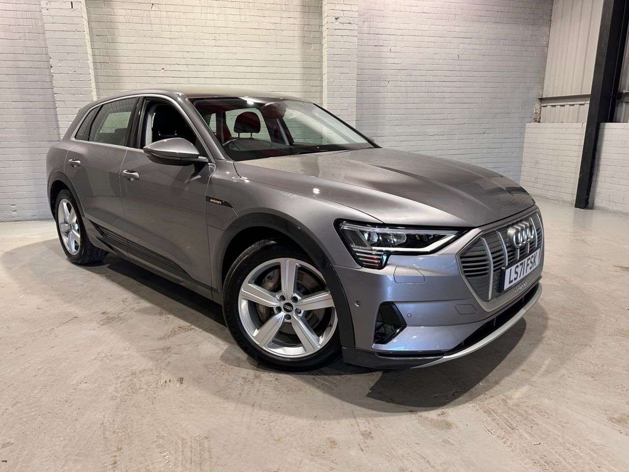 A 2021 AUDI E-TRON 50 Technik SUV 5dr Electric Auto quattro 71.2kWh (11kW Charger) (313 ps) A 2021 AUDI E-TRON 50 Technik SUV 5dr Electric Auto quattro 71.2kWh (11kW Charger) (313 ps)