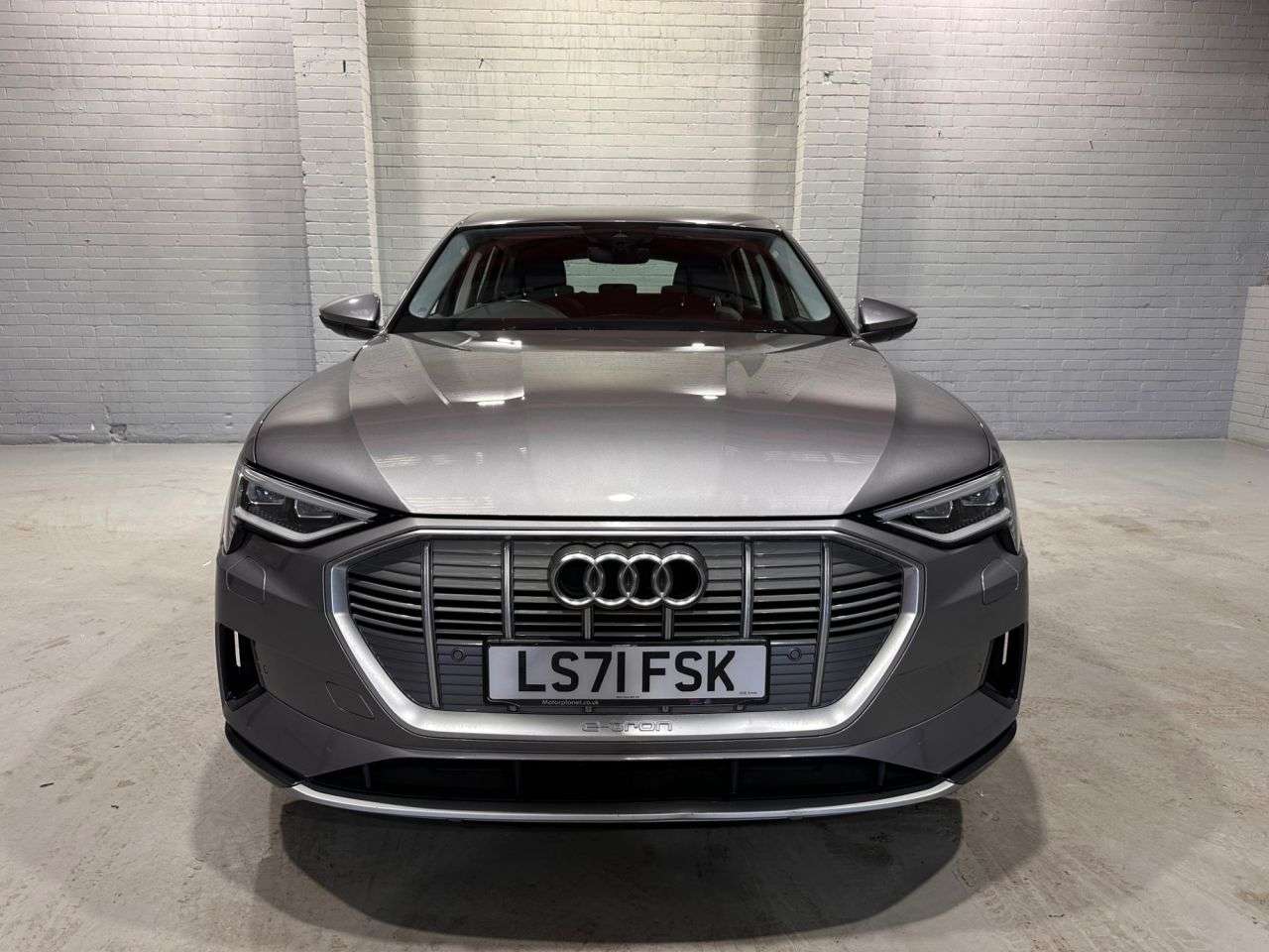 A 2021 AUDI E-TRON 50 Technik SUV 5dr Electric Auto quattro 71.2kWh (11kW Charger) (313 ps) A 2021 AUDI E-TRON 50 Technik SUV 5dr Electric Auto quattro 71.2kWh (11kW Charger) (313 ps)
