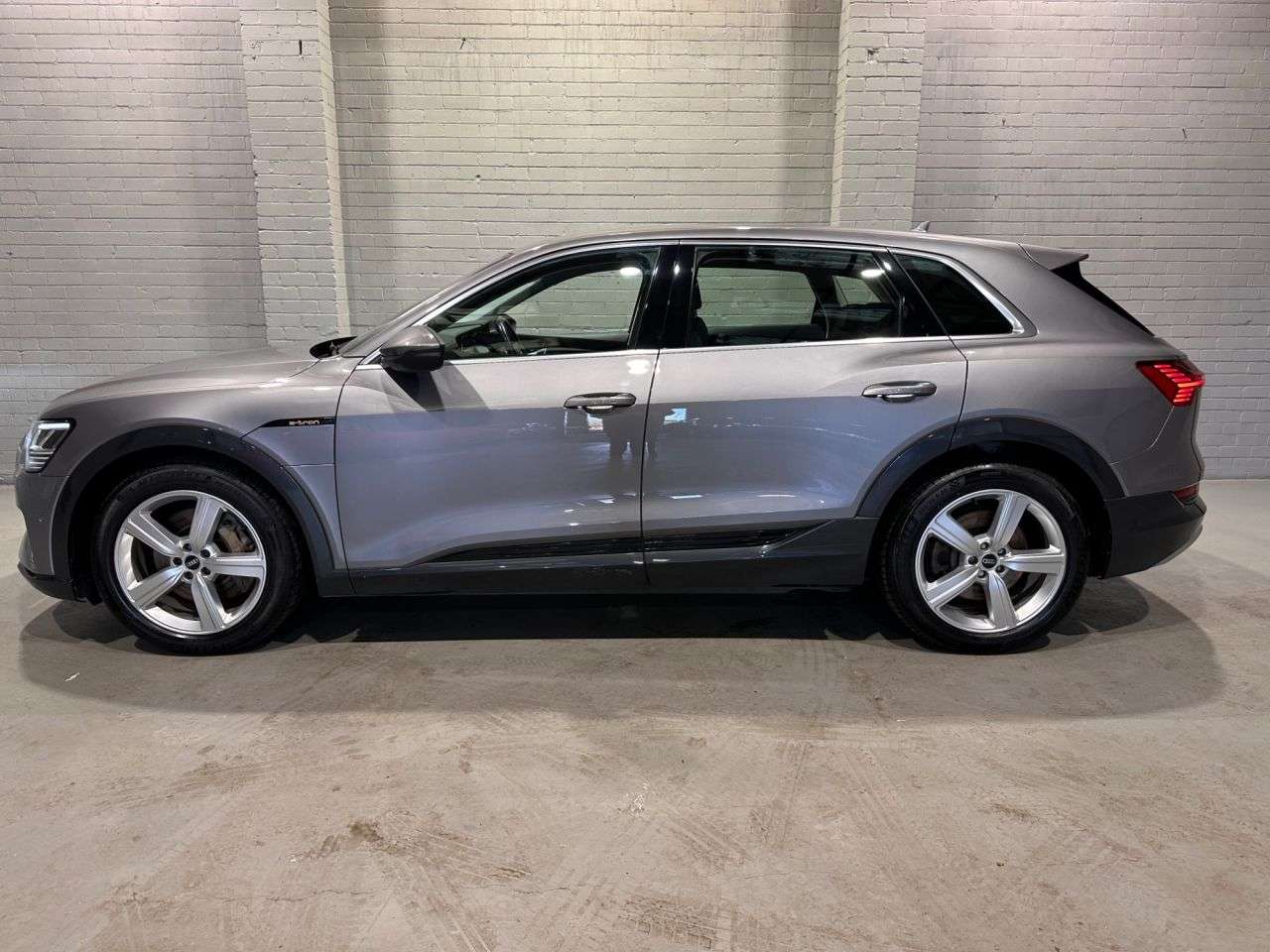 2021 AUDI E-TRON 2021 AUDI E-TRON