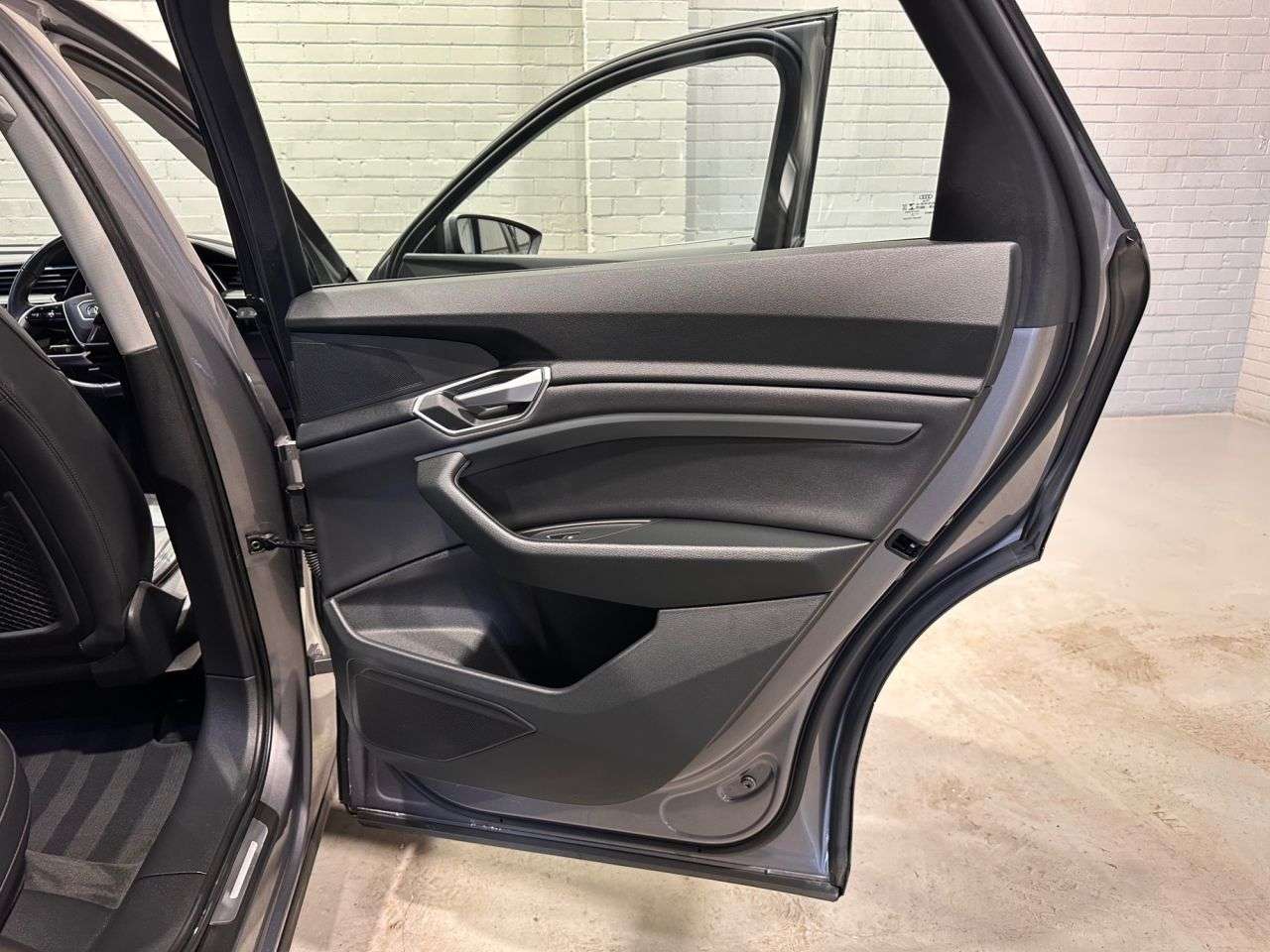 2021 AUDI E-TRON 2021 AUDI E-TRON