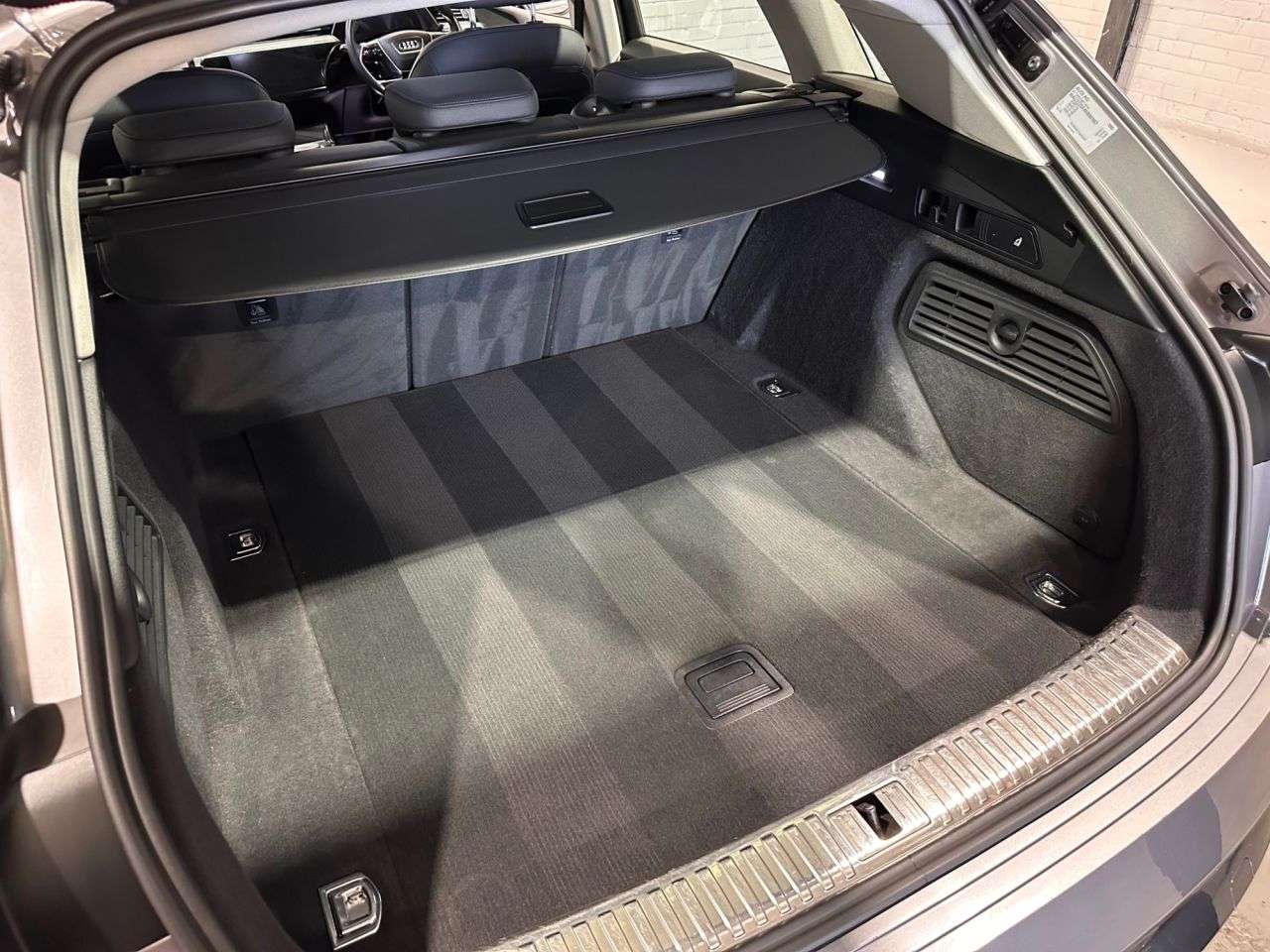 2021 AUDI E-TRON 2021 AUDI E-TRON