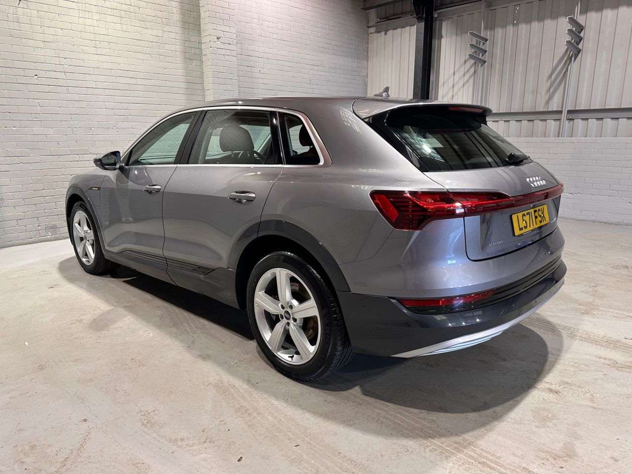 2021 AUDI E-TRON 2021 AUDI E-TRON