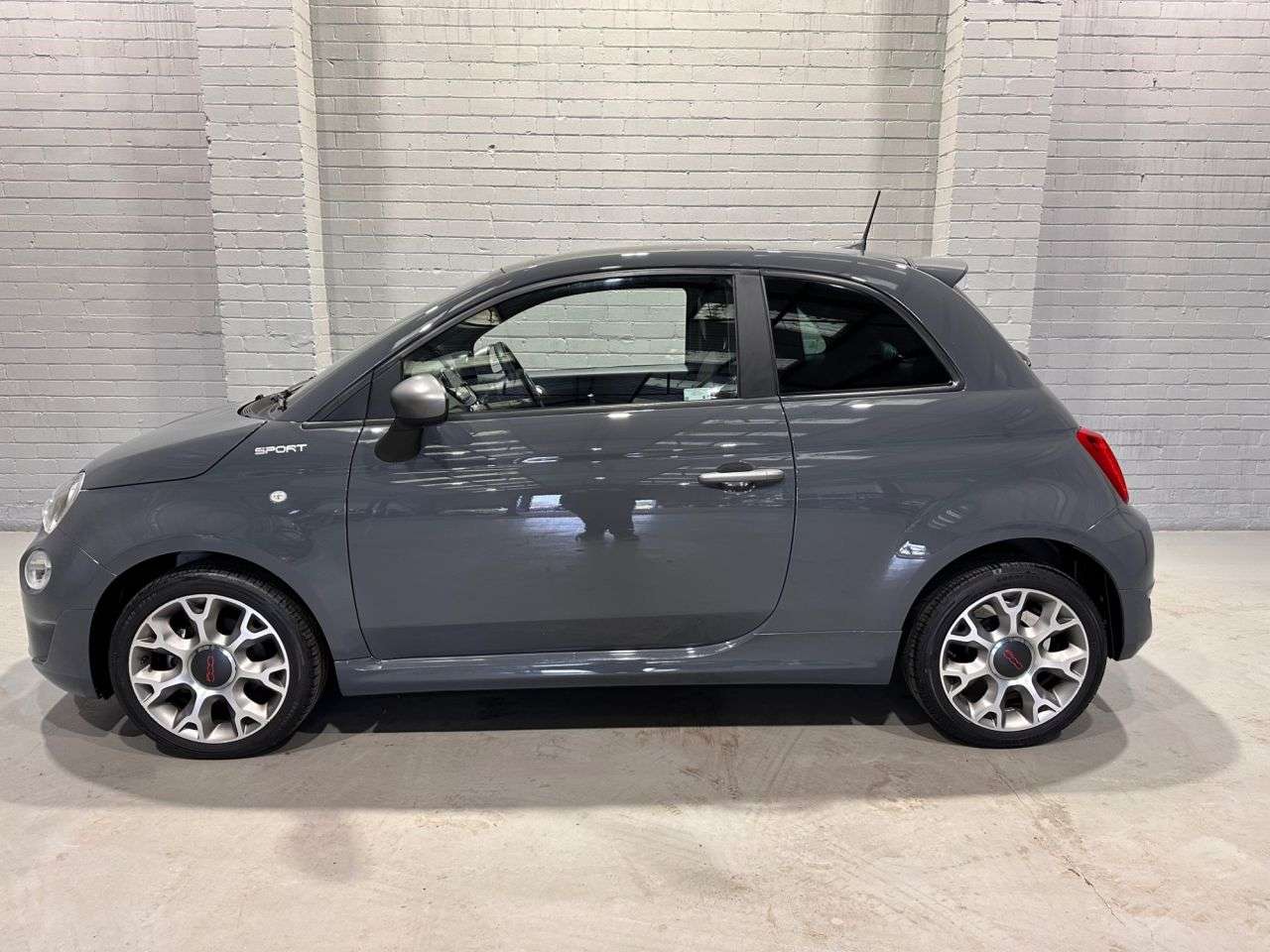 A 2021 FIAT 500 1.0 MHEV Sport Hatchback 3dr Petrol Manual Euro 6 (s/s) (70 bhp) A 2021 FIAT 500 1.0 MHEV Sport Hatchback 3dr Petrol Manual Euro 6 (s/s) (70 bhp)