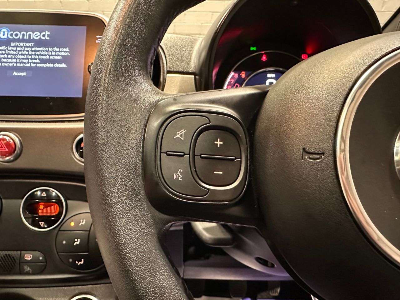 2021 FIAT 500 2021 FIAT 500