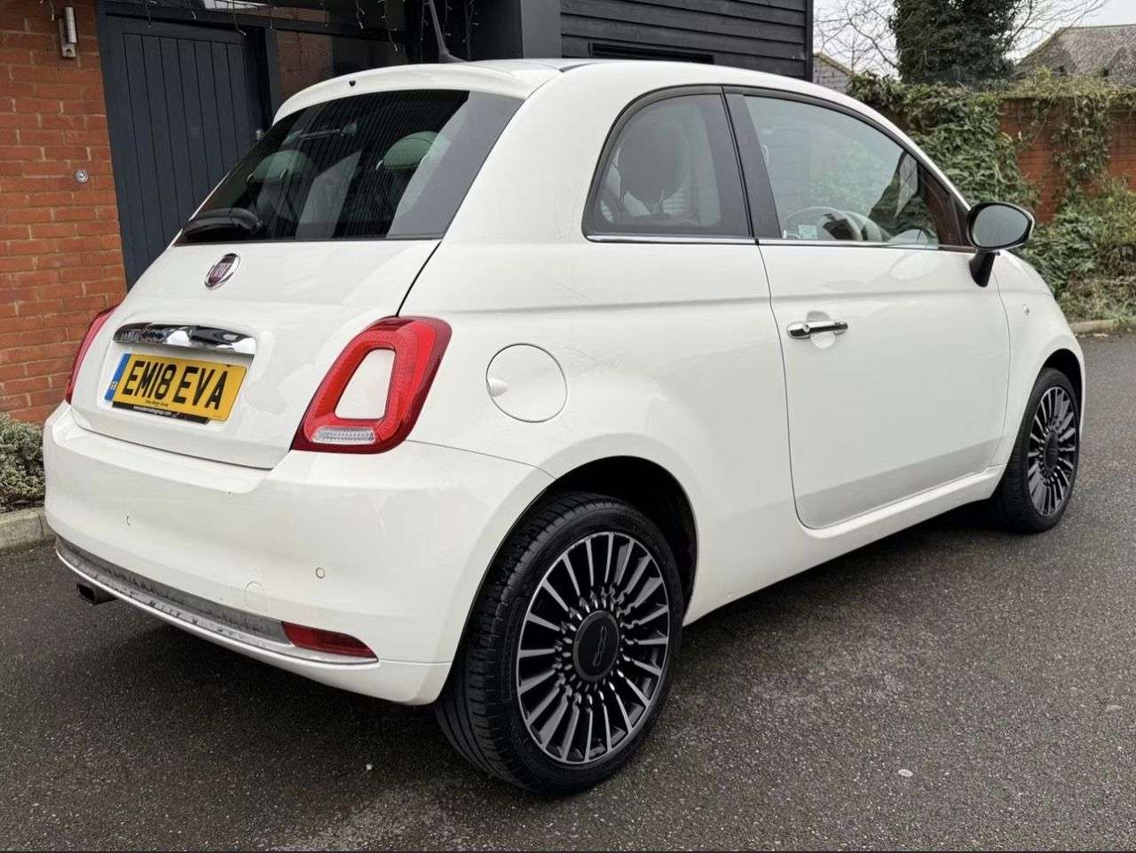 A 2018 FIAT 500 1.2 Lounge Hatchback 3dr Petrol Manual Euro 6 (s/s) (69 bhp) A 2018 FIAT 500 1.2 Lounge Hatchback 3dr Petrol Manual Euro 6 (s/s) (69 bhp)
