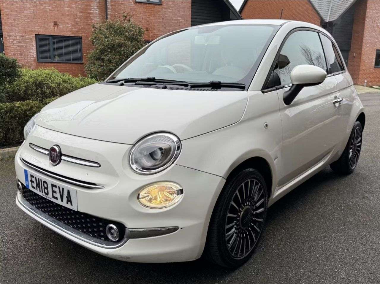 A 2018 FIAT 500 1.2 Lounge Hatchback 3dr Petrol Manual Euro 6 (s/s) (69 bhp) A 2018 FIAT 500 1.2 Lounge Hatchback 3dr Petrol Manual Euro 6 (s/s) (69 bhp)