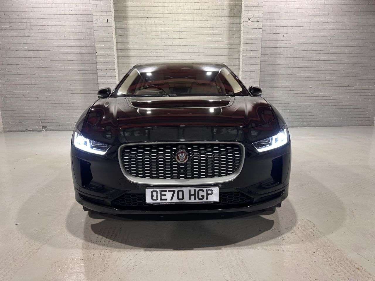 A 2020 JAGUAR I-PACE 400 90kWh HSE SUV 5dr Electric Auto 4WD (400 ps) A 2020 JAGUAR I-PACE 400 90kWh HSE SUV 5dr Electric Auto 4WD (400 ps)