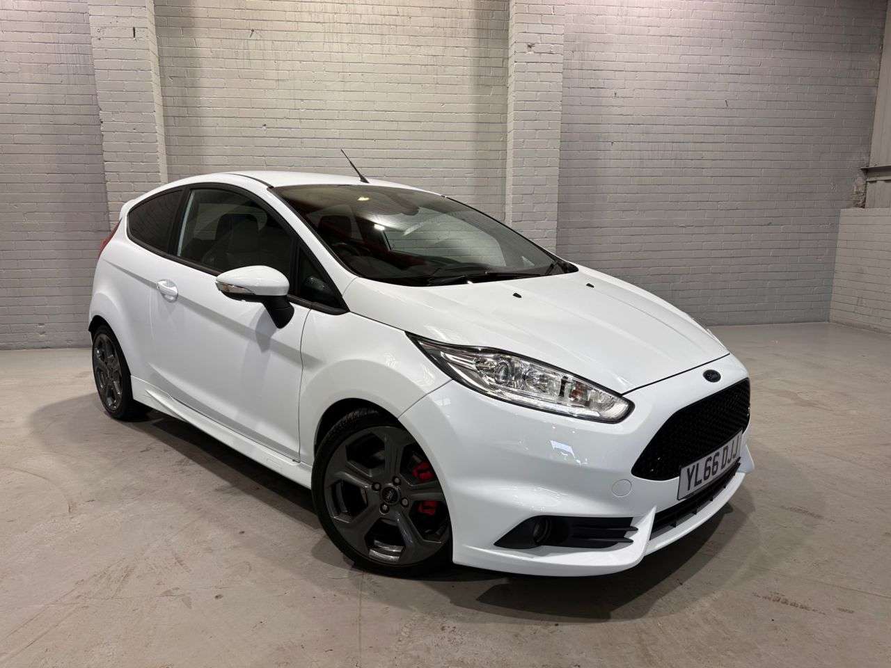 A 2017 FORD FIESTA 1.6T EcoBoost ST-3 Hatchback 3dr Petrol Manual Euro 6 (182 ps) A 2017 FORD FIESTA 1.6T EcoBoost ST-3 Hatchback 3dr Petrol Manual Euro 6 (182 ps)