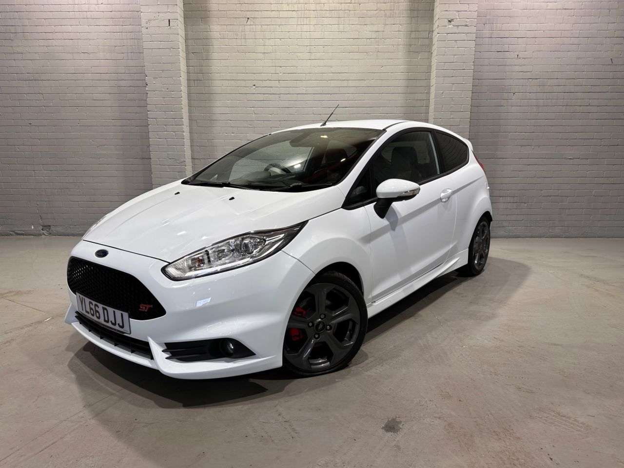 A 2017 FORD FIESTA 1.6T EcoBoost ST-3 Hatchback 3dr Petrol Manual Euro 6 (182 ps) A 2017 FORD FIESTA 1.6T EcoBoost ST-3 Hatchback 3dr Petrol Manual Euro 6 (182 ps)