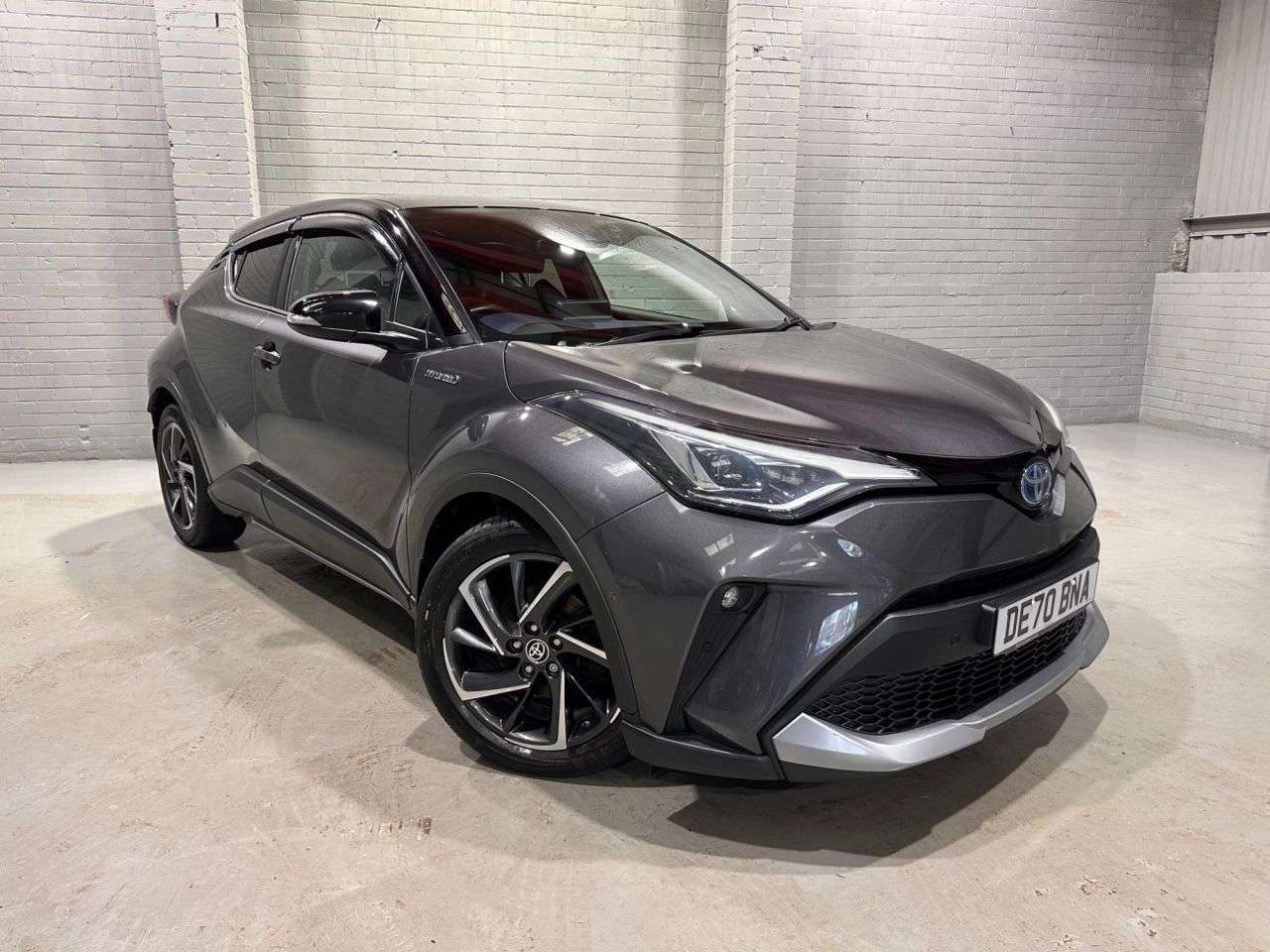 A 2020 TOYOTA C-HR 1.8 VVT-h Dynamic SUV 5dr Petrol Hybrid CVT Euro 6 (s/s) (122 ps) A 2020 TOYOTA C-HR 1.8 VVT-h Dynamic SUV 5dr Petrol Hybrid CVT Euro 6 (s/s) (122 ps)