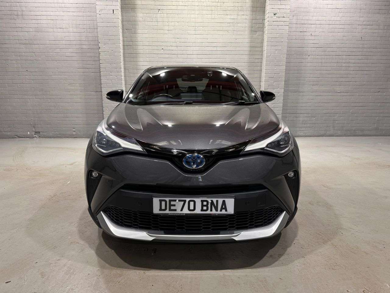 A 2020 TOYOTA C-HR 1.8 VVT-h Dynamic SUV 5dr Petrol Hybrid CVT Euro 6 (s/s) (122 ps) A 2020 TOYOTA C-HR 1.8 VVT-h Dynamic SUV 5dr Petrol Hybrid CVT Euro 6 (s/s) (122 ps)