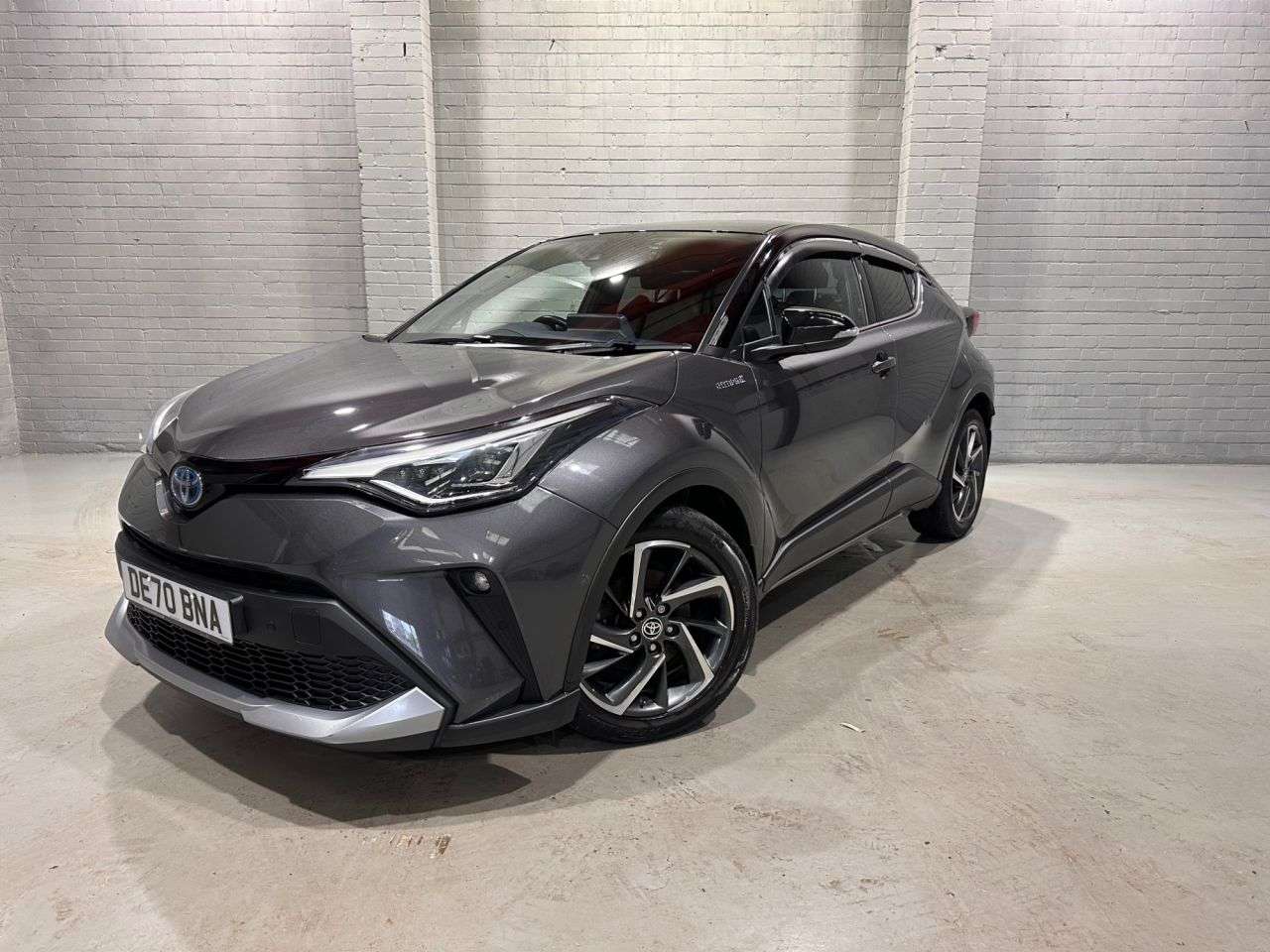 A 2020 TOYOTA C-HR 1.8 VVT-h Dynamic SUV 5dr Petrol Hybrid CVT Euro 6 (s/s) (122 ps) A 2020 TOYOTA C-HR 1.8 VVT-h Dynamic SUV 5dr Petrol Hybrid CVT Euro 6 (s/s) (122 ps)