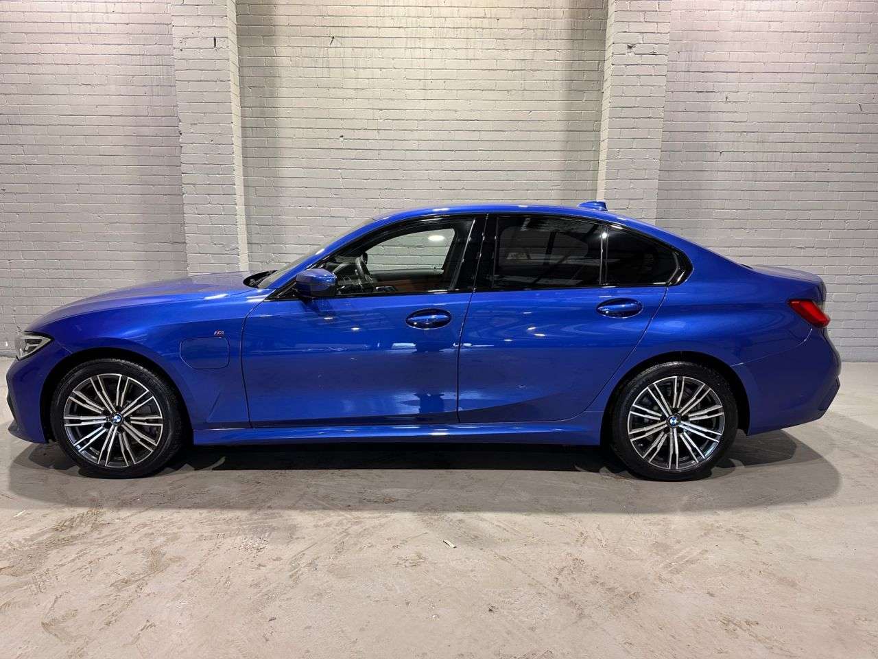 A 2020 BMW 3 SERIES 2.0 330e 12kWh M Sport Saloon 4dr Petrol Plug-in Hybrid Auto Euro 6 (s/s) ( A 2020 BMW 3 SERIES 2.0 330e 12kWh M Sport Saloon 4dr Petrol Plug-in Hybrid Auto Euro 6 (s/s) (