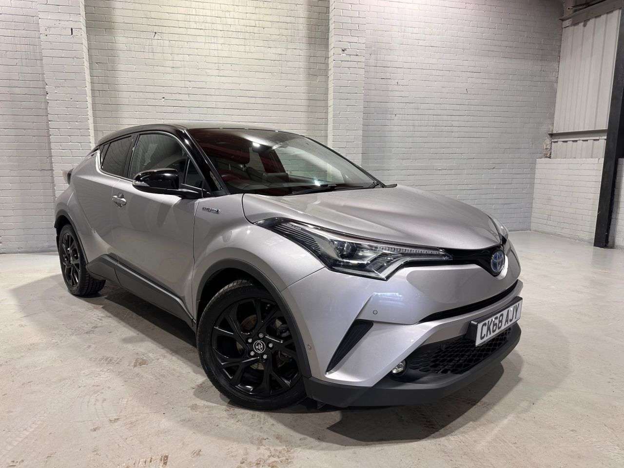 A 2018 TOYOTA C-HR 1.8 VVT-h Dynamic SUV 5dr Petrol Hybrid CVT Euro 6 (s/s) (122 ps) A 2018 TOYOTA C-HR 1.8 VVT-h Dynamic SUV 5dr Petrol Hybrid CVT Euro 6 (s/s) (122 ps)