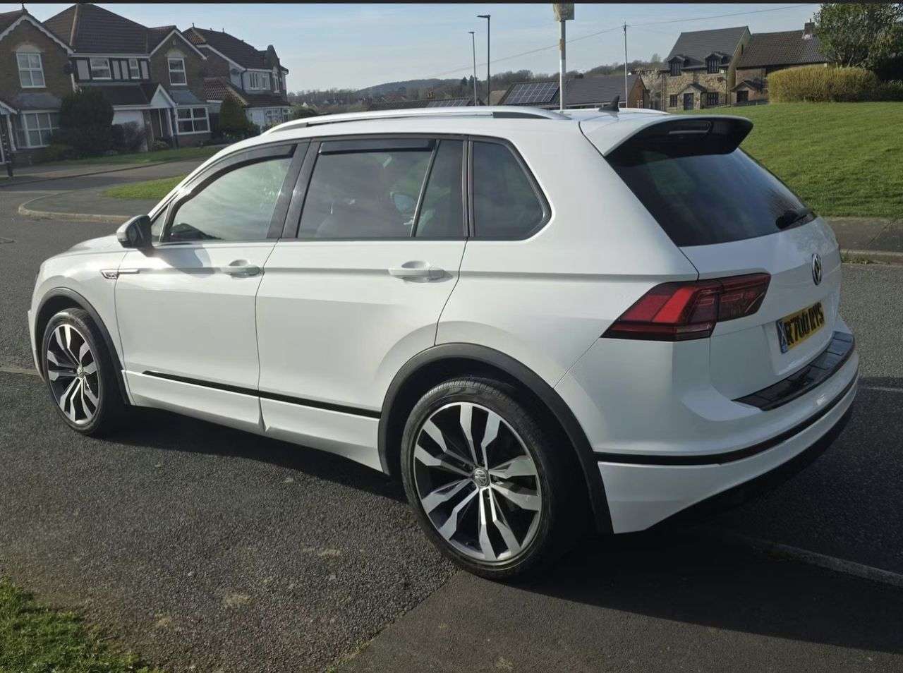 A 2017 VOLKSWAGEN TIGUAN 2.0 TDI R-Line SUV 5dr Diesel DSG 4Motion Euro 6 (s/s) (150 ps) A 2017 VOLKSWAGEN TIGUAN 2.0 TDI R-Line SUV 5dr Diesel DSG 4Motion Euro 6 (s/s) (150 ps)
