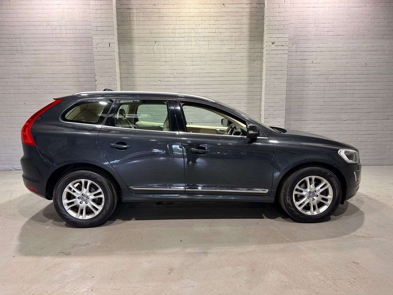 2014 VOLVO XC60 2014 VOLVO XC60