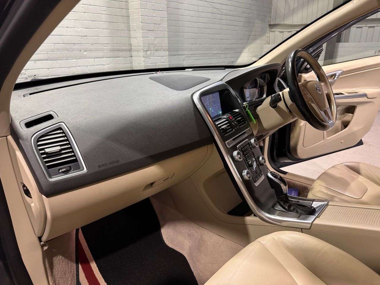 2014 VOLVO XC60 2014 VOLVO XC60