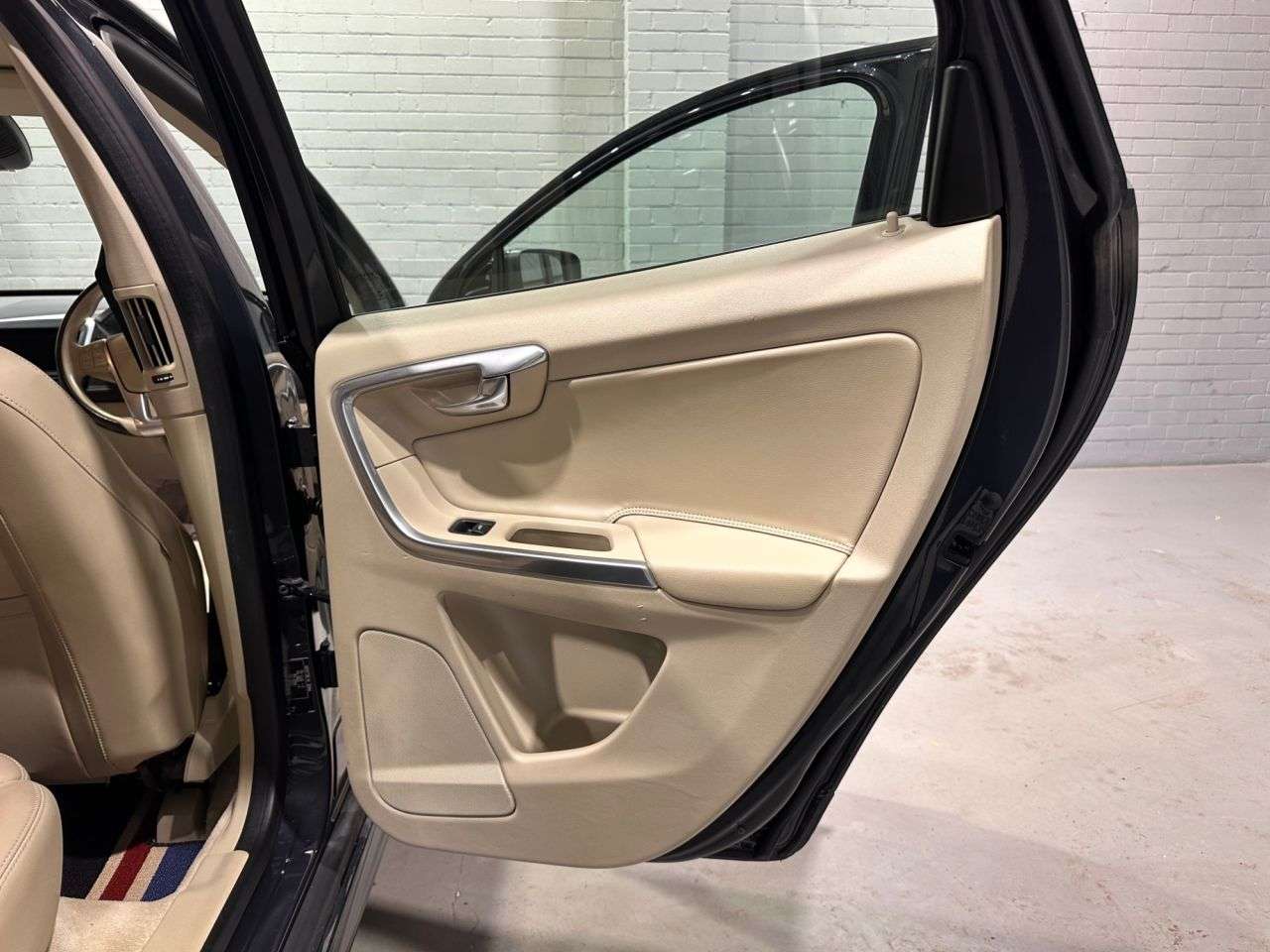 2014 VOLVO XC60 2014 VOLVO XC60