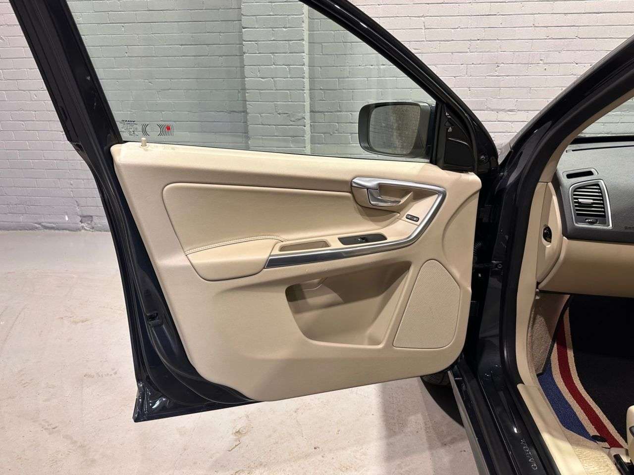 2014 VOLVO XC60 2014 VOLVO XC60