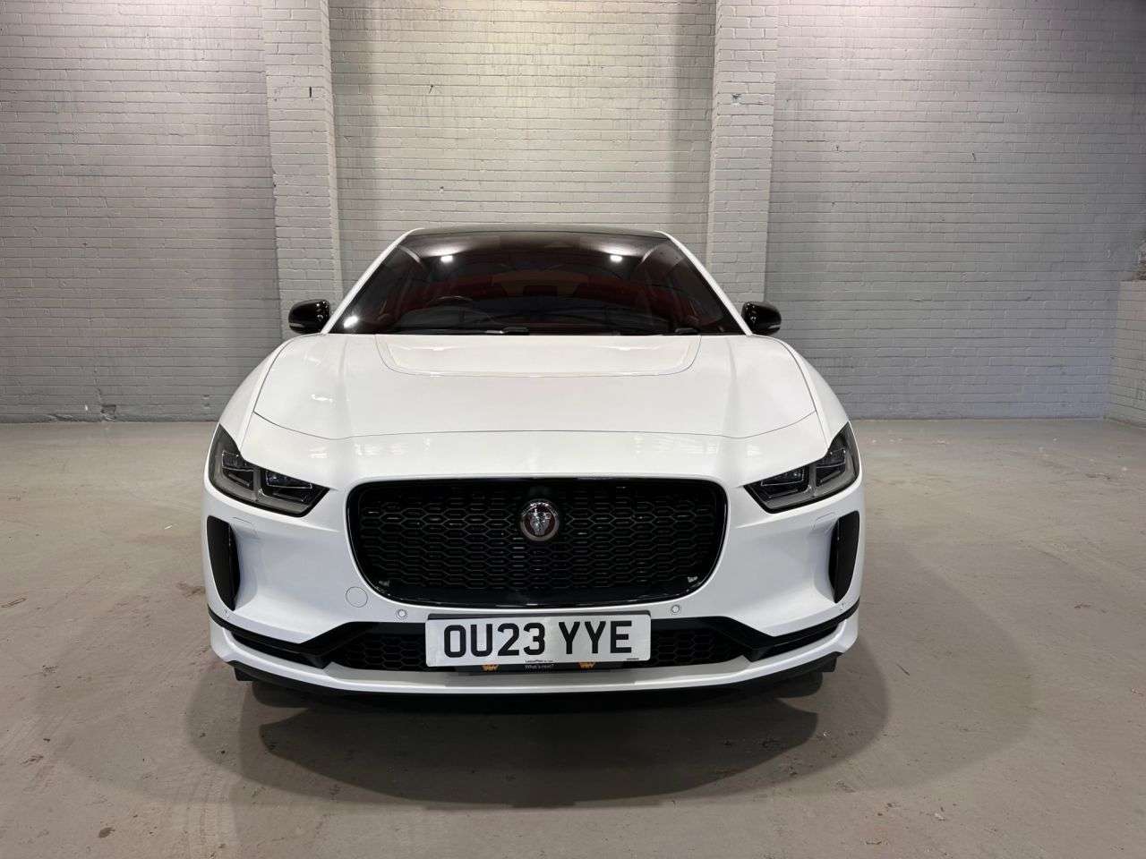 A 2023 JAGUAR I-PACE 400 90kWh HSE Black SUV 5dr Electric Auto 4WD (400 ps) A 2023 JAGUAR I-PACE 400 90kWh HSE Black SUV 5dr Electric Auto 4WD (400 ps)