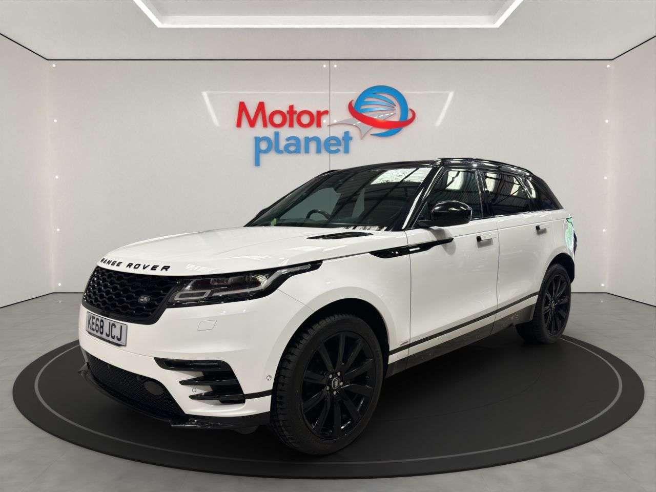 A 2019 LAND ROVER RANGE ROVER VELAR 2.0 P250 R-Dynamic HSE SUV 5dr Petrol Auto 4WD Euro 6 (s/s) (250 ps) A 2019 LAND ROVER RANGE ROVER VELAR 2.0 P250 R-Dynamic HSE SUV 5dr Petrol Auto 4WD Euro 6 (s/s) (250 ps)