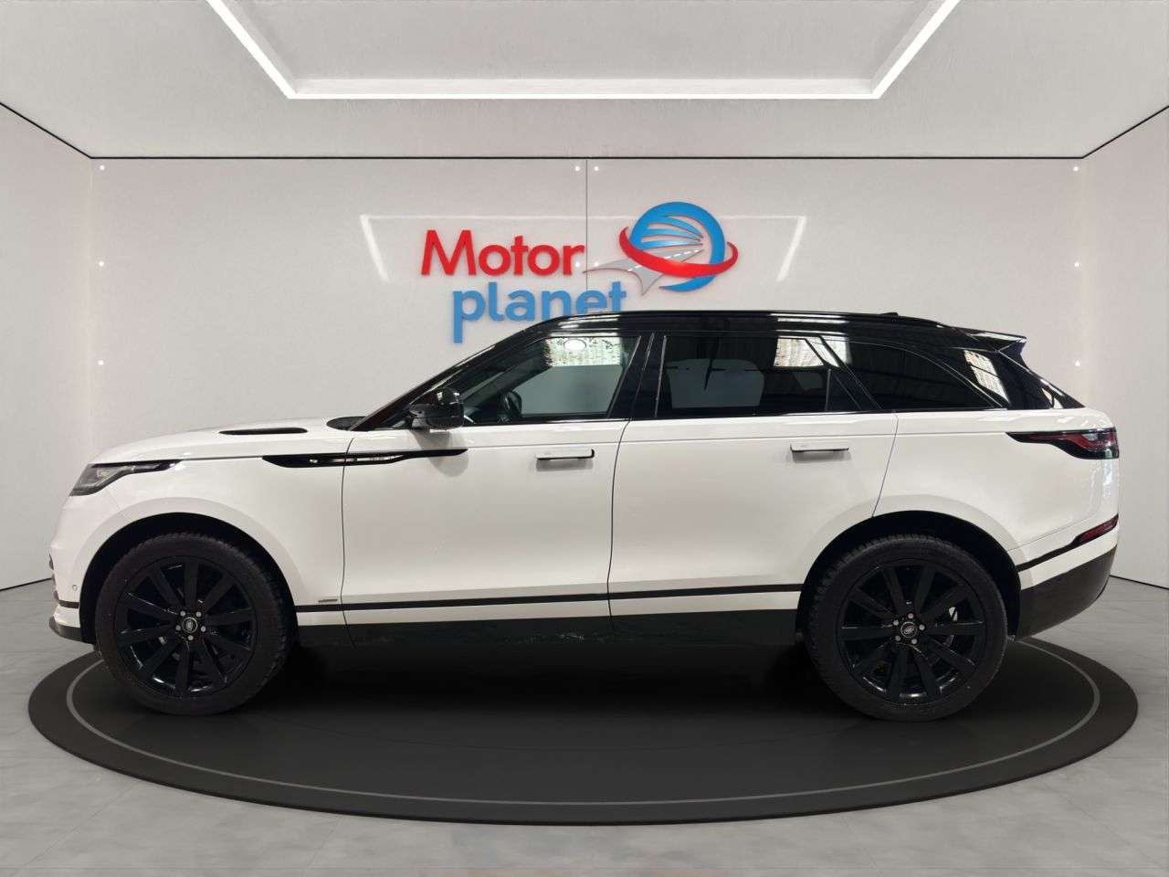 A 2019 LAND ROVER RANGE ROVER VELAR 2.0 P250 R-Dynamic HSE SUV 5dr Petrol Auto 4WD Euro 6 (s/s) (250 ps) A 2019 LAND ROVER RANGE ROVER VELAR 2.0 P250 R-Dynamic HSE SUV 5dr Petrol Auto 4WD Euro 6 (s/s) (250 ps)