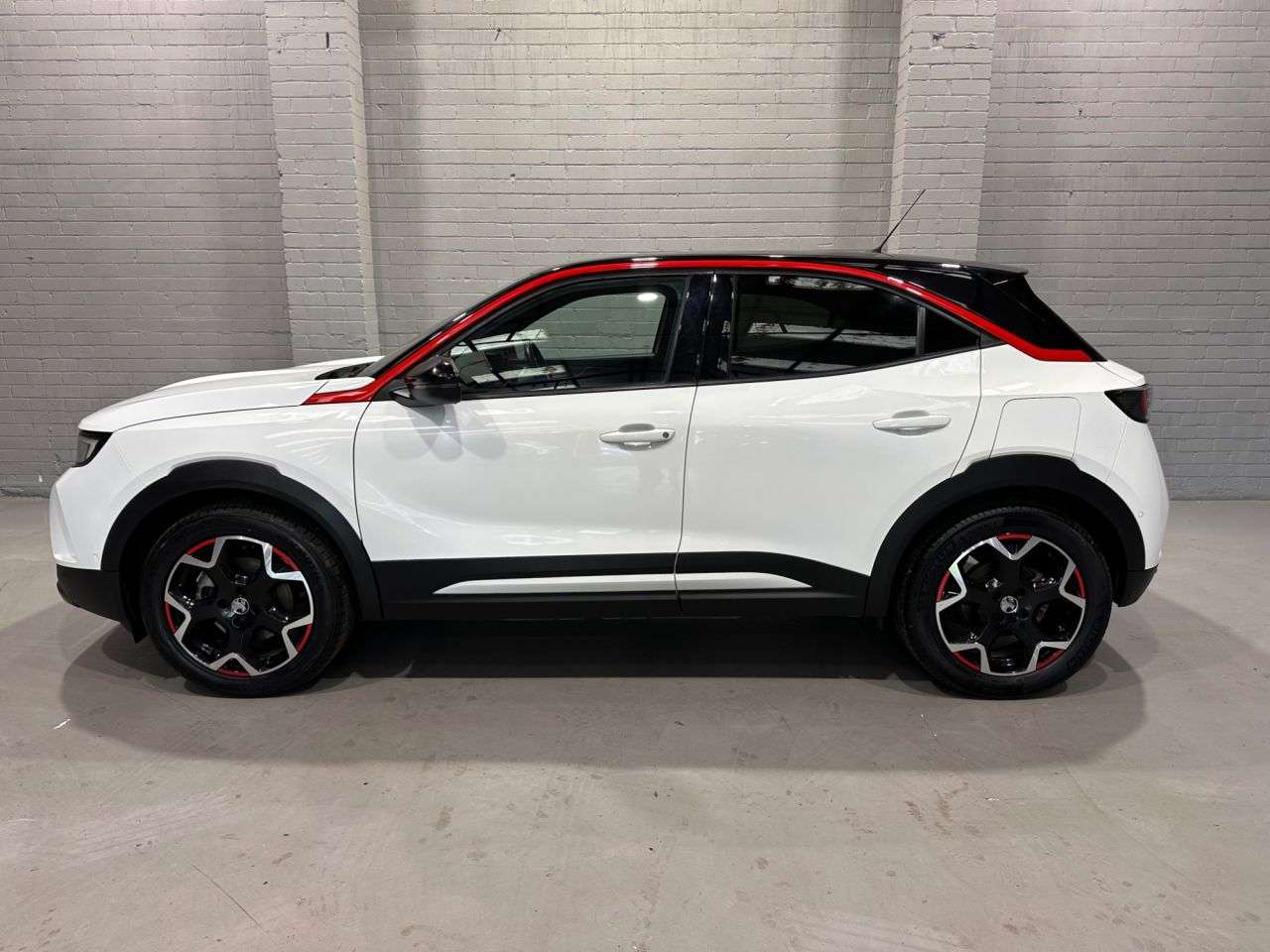 A 2022 VAUXHALL MOKKA ELECTRIC 50kWh SRi Premium SUV 5dr Electric Auto (136 ps) A 2022 VAUXHALL MOKKA ELECTRIC 50kWh SRi Premium SUV 5dr Electric Auto (136 ps)