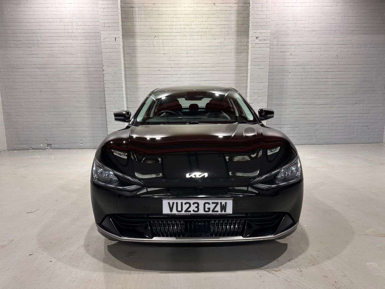 A 2023 KIA EV6 77.4kWh Air Hatchback 5dr Electric Auto (225 bhp) A 2023 KIA EV6 77.4kWh Air Hatchback 5dr Electric Auto (225 bhp)