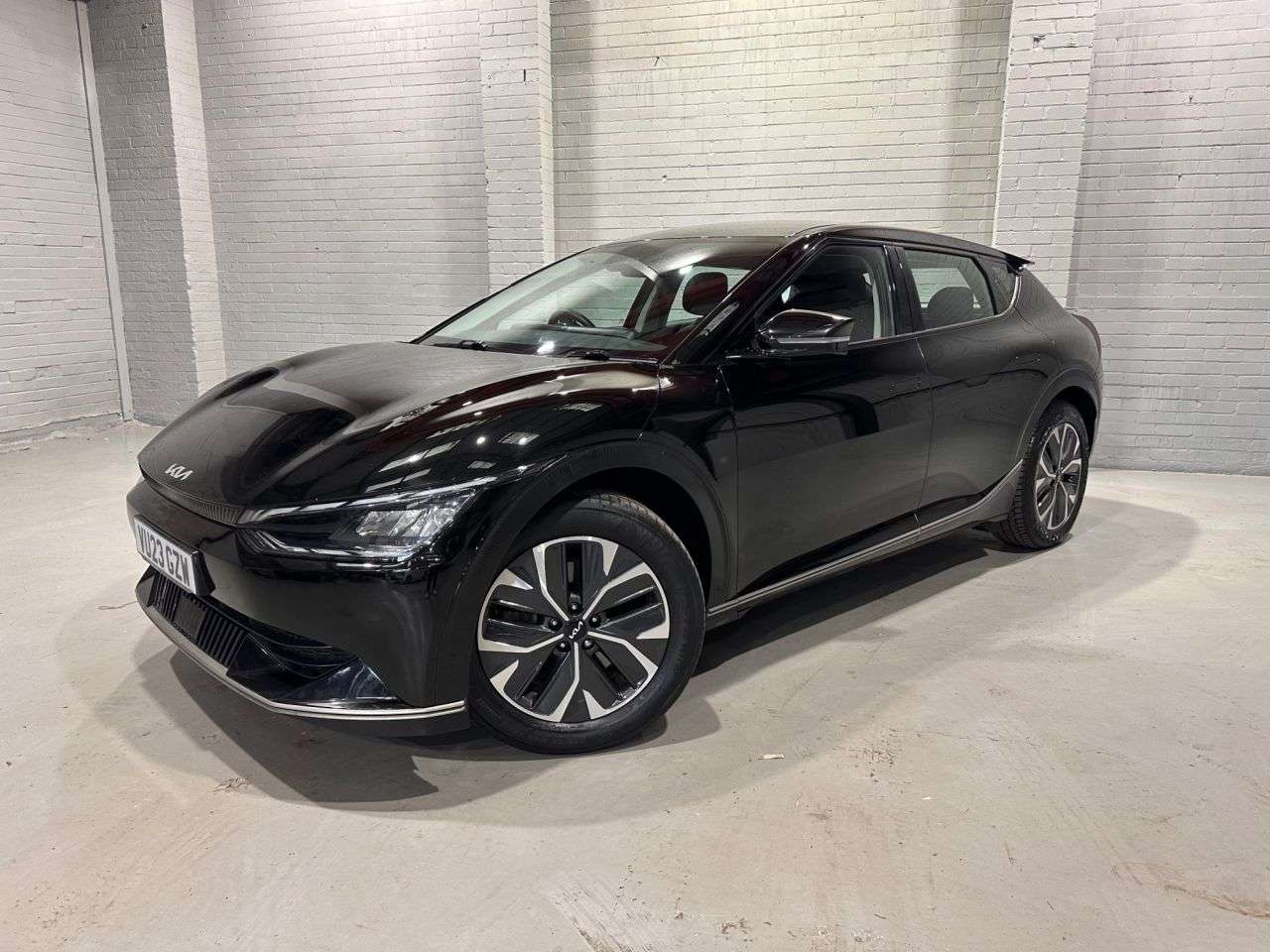 A 2023 KIA EV6 77.4kWh Air Hatchback 5dr Electric Auto (225 bhp) A 2023 KIA EV6 77.4kWh Air Hatchback 5dr Electric Auto (225 bhp)