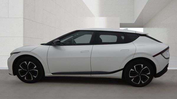 A 2022 KIA EV6 77.4kWh GT-Line Hatchback 5dr Electric Auto (225 bhp) A 2022 KIA EV6 77.4kWh GT-Line Hatchback 5dr Electric Auto (225 bhp)