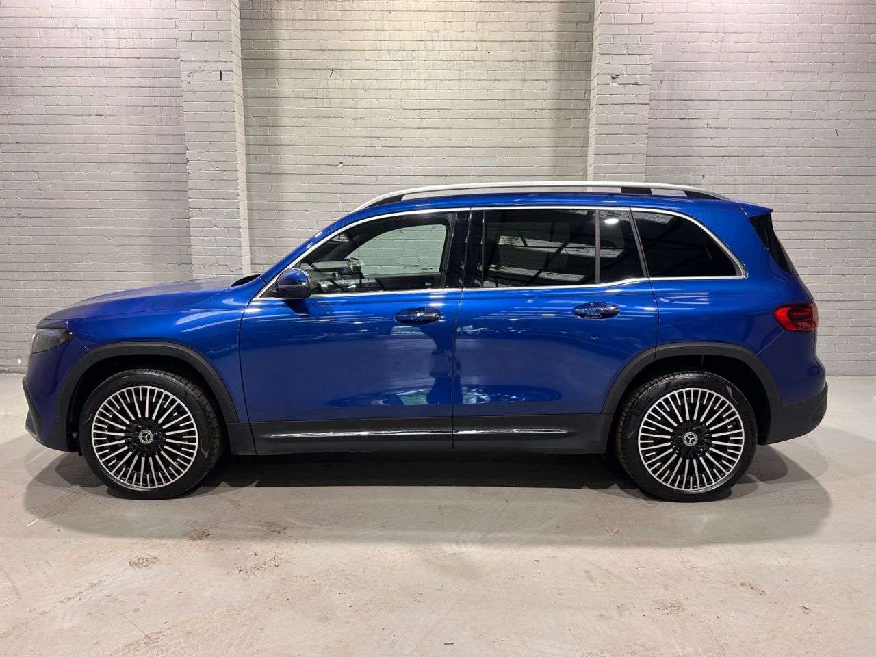 A 2024 MERCEDES-BENZ EQB EQB 250+ 70.5kWh AMG Line (Premium) SUV 5dr Electric Auto (190 ps) A 2024 MERCEDES-BENZ EQB EQB 250+ 70.5kWh AMG Line (Premium) SUV 5dr Electric Auto (190 ps)