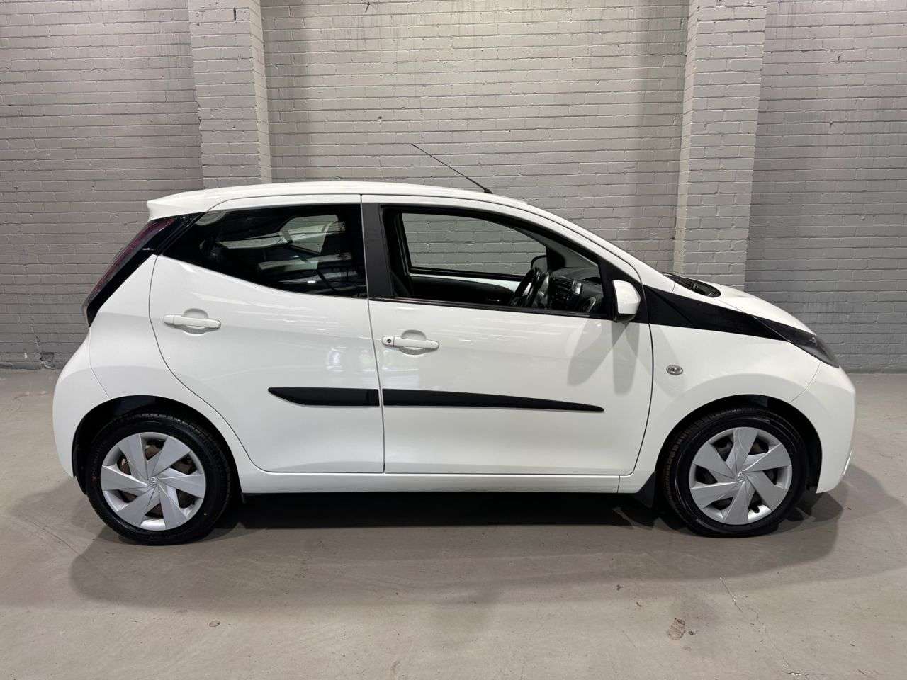 2016 TOYOTA AYGO 2016 TOYOTA AYGO