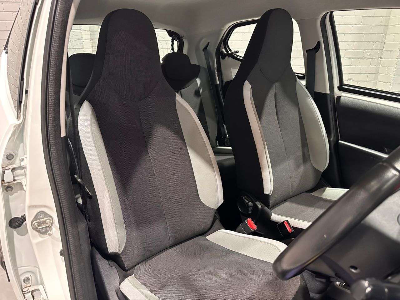 2016 TOYOTA AYGO 2016 TOYOTA AYGO