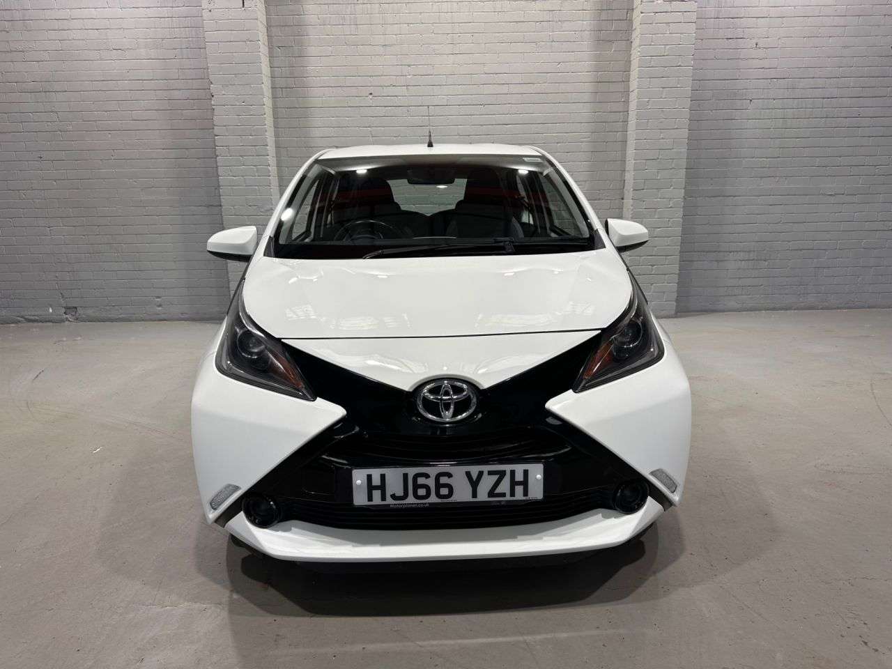 A 2016 TOYOTA AYGO 1.0 VVT-i x-play Hatchback 5dr Petrol x-shift Euro 5 Euro 5 (68 ps) A 2016 TOYOTA AYGO 1.0 VVT-i x-play Hatchback 5dr Petrol x-shift Euro 5 Euro 5 (68 ps)