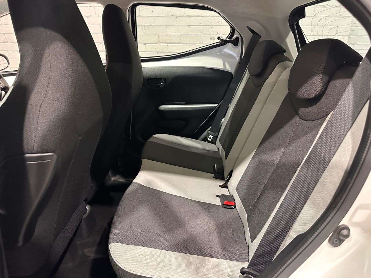 2016 TOYOTA AYGO 2016 TOYOTA AYGO