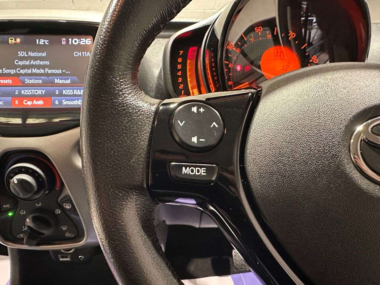 2016 TOYOTA AYGO 2016 TOYOTA AYGO