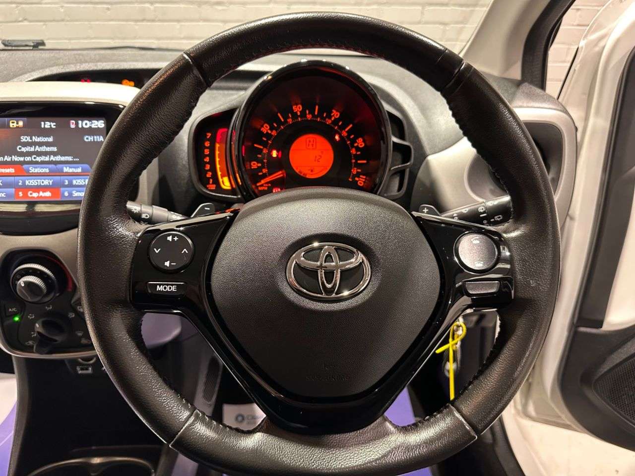 2016 TOYOTA AYGO 2016 TOYOTA AYGO
